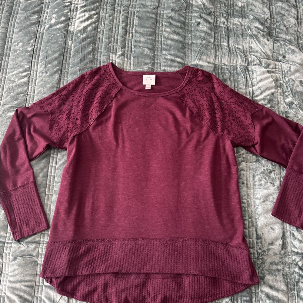 Knox Rose knit top with lace accents